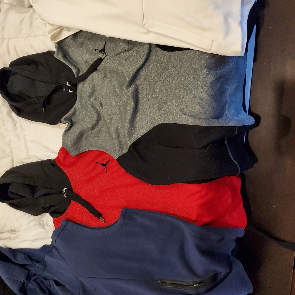 4 Jordan sleeveless hoodies sizes l, xl, 2xl